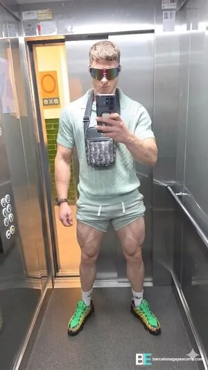 Bisexual Escort Sebastian 25yr - trios